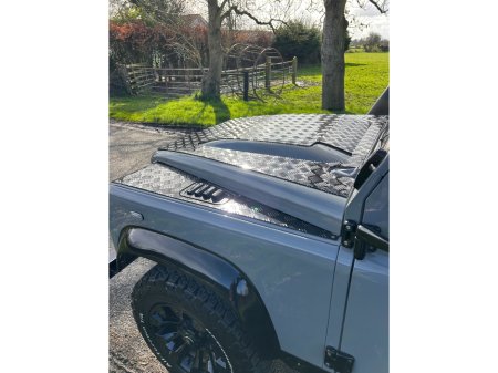 2017 Land Rover Defender - thumbnail 11