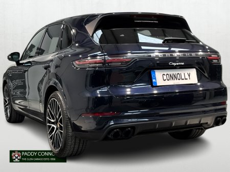 2022 Porsche Cayenne - view 4