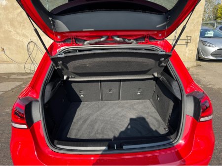 2019 Mercedes-Benz 180 - thumbnail 15