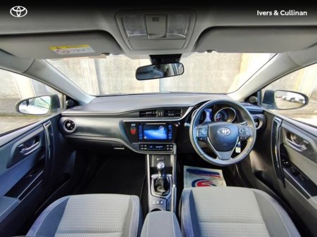 2018 Toyota Auris AURIS 1.2 D-4T LUNA SPORT €17,950 thumbnail