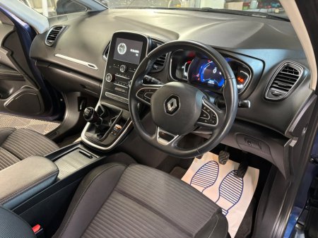 2019 Renault Grand Scenic - thumbnail 8