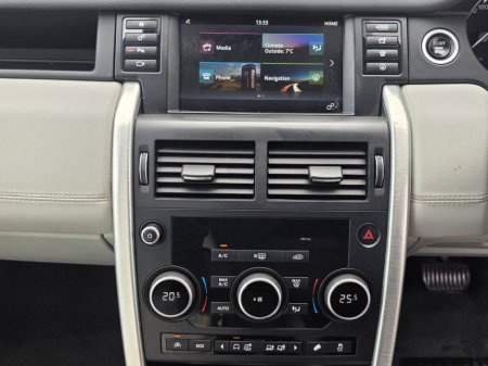 2017 Land Rover Discovery Sport - thumbnail 19