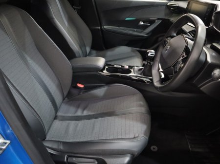 2023 Peugeot 2008 - thumbnail 24