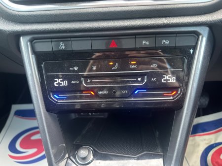 2022 Volkswagen T-Roc 1.0 TSI 110HP Style €25,950 thumbnail