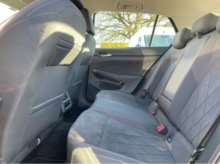 2024 Volkswagen Golf STYLE 2.0 TDI 115HP 5DR €31,888 thumbnail