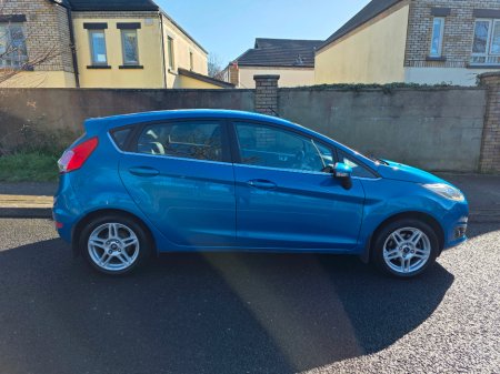 2014 Ford Fiesta - view 2
