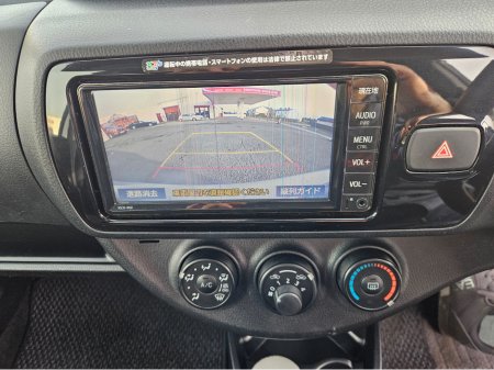 2019 Toyota Yaris - thumbnail 11