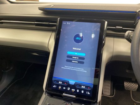 2025 Ford Explorer Premium 77kWh Extended Range RWD €42,995 thumbnail