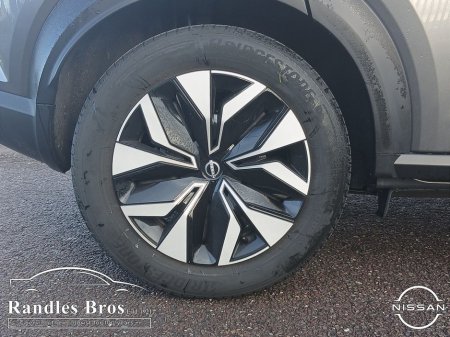 2025 Nissan Juke - thumbnail 8