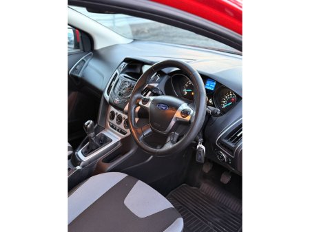 2014 Ford Focus - thumbnail 24