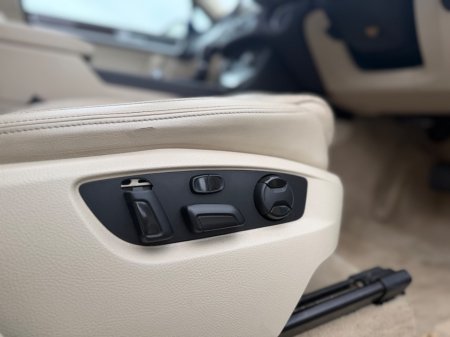 2018 Volkswagen Touareg - thumbnail 13