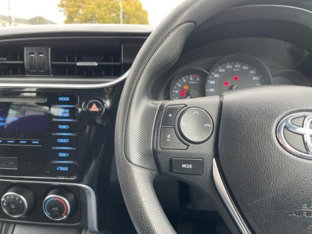 2017 Toyota Corolla *WAS €17,444 NOW €16,888* COROLLA 1.4 D4D TERRA €16,888 thumbnail