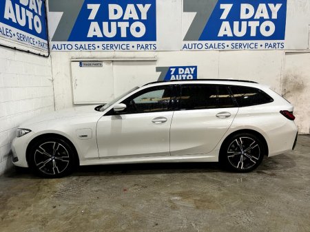 2023 BMW 3 Series - thumbnail 4