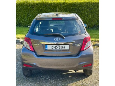 2012 Toyota Yaris - thumbnail 8