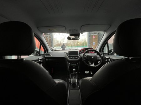 2018 Peugeot 2008 - thumbnail 13