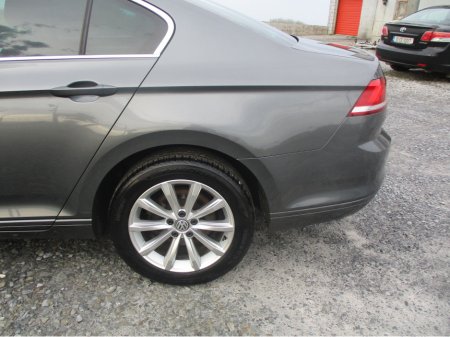 2016 Volkswagen Passat - thumbnail 14