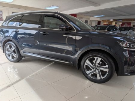 2022 Kia Sorento 1.6 PHEV K4 4X4 7 seats €42,995 thumbnail