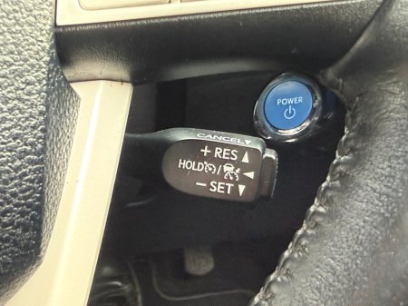 2018 Toyota Prius - thumbnail 19