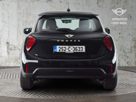 2025 MINI Hatch Cooper C 3 Door €39,900 thumbnail