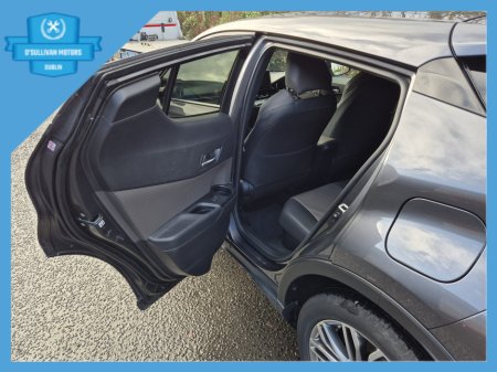 2023 Toyota C-HR HYBRID SOL 4DR AUTO €22,499 thumbnail