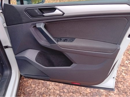 2019 Volkswagen Tiguan - thumbnail 21