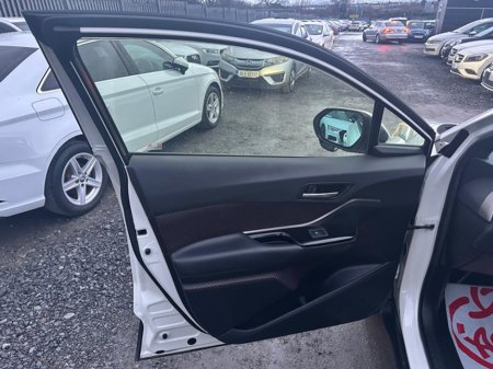 2017 Toyota C-HR - thumbnail 8