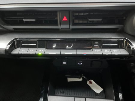 2025 Toyota Prius - thumbnail 18