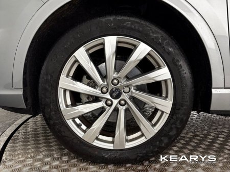 2023 Ford Kuga 2.5 Duratec 225PS PHEV Vignale *Solar Silver* €33,950 thumbnail