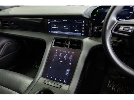 2022 Porsche Taycan - thumbnail 18