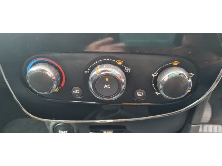 2014 Renault Clio 1.2 Petrol Dynamique MediaNav 75 bhp €6,900 thumbnail