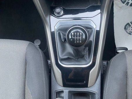 2021 Volkswagen T-Roc Design 1.0 TSI M6F 110HP 5DR €22,995 thumbnail