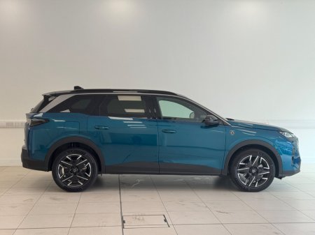 2025 Peugeot 5008 1.2 Hybrid 136bhp E-DCS6 GT €53,950