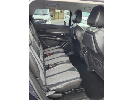 2018 Peugeot 5008 1.5 BlueHDi 130bhp Allure €18,945 thumbnail