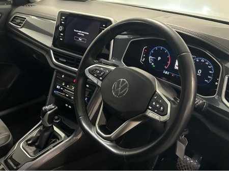 2023 Volkswagen T-Roc STYLE 1.5 TSI D7F 150HP €29,950 thumbnail