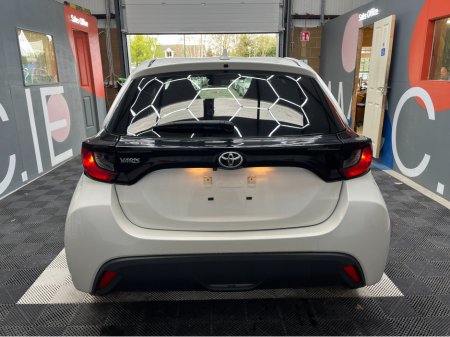 2021 Toyota Yaris - view 3