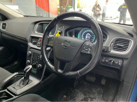 2015 Volvo V40 - thumbnail 9