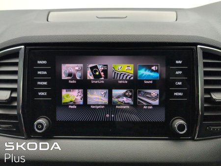 2023 Skoda Karoq AMBITION 2.0TDI 115HP €30,950 thumbnail