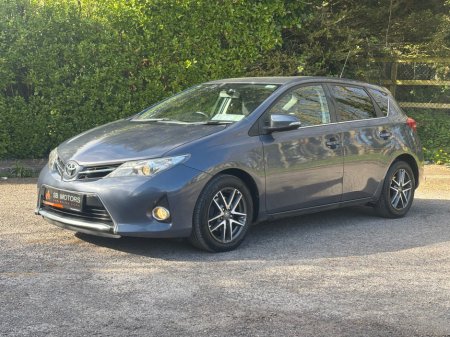 2014 Toyota Auris - thumbnail 3