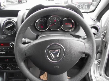 2017 Dacia Duster ALTERNATIVE 1.5 DCI  110PS 5DR €8,250 thumbnail