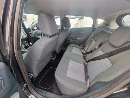 2011 Ford Fiesta - thumbnail 27