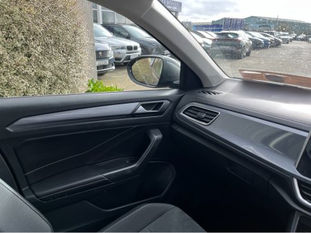 2024 Volkswagen T-Roc - thumbnail 15