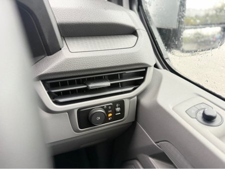 2025 Volkswagen Transporter - thumbnail 16