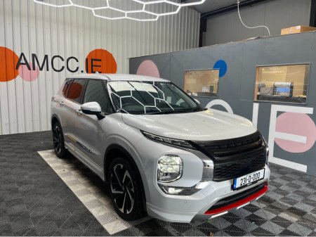 2023 Mitsubishi Outlander - thumbnail 1