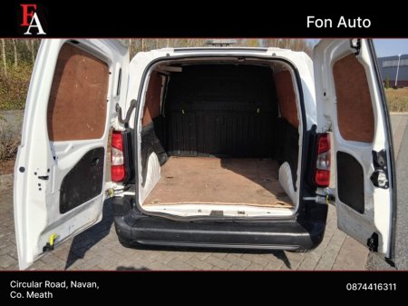 2019 Peugeot Partner - thumbnail 24