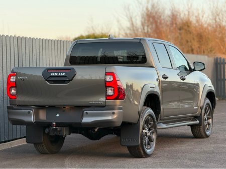 2026 Toyota Hilux - thumbnail 10