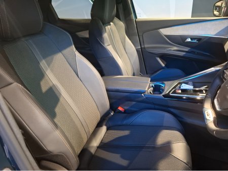 2024 Peugeot 3008 GT 1.2 MHEV 136 E-DCS6 4DR €35,950 thumbnail