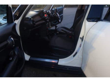 2015 MINI Hatch - thumbnail 13