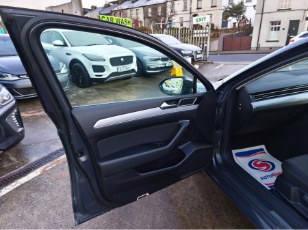 2021 Volkswagen Passat ESTATE BUS 2.0 TDI MANUAL 6SPEED FWD AA Approved 1 Year Warranty €19,950 thumbnail