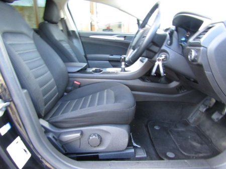 2017 Ford Mondeo 2.0 TDCI Zetec ECO S/S 150PS 5DR €9,950 thumbnail