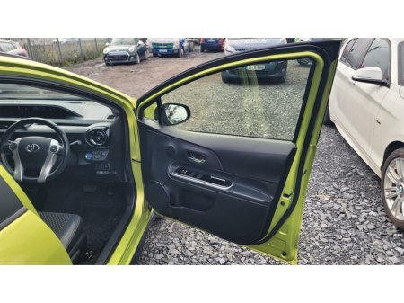 2016 Toyota Aqua - thumbnail 10